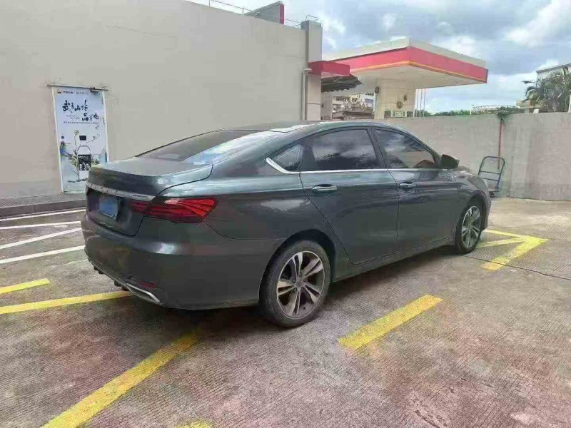 厦门18年吉利缤瑞7