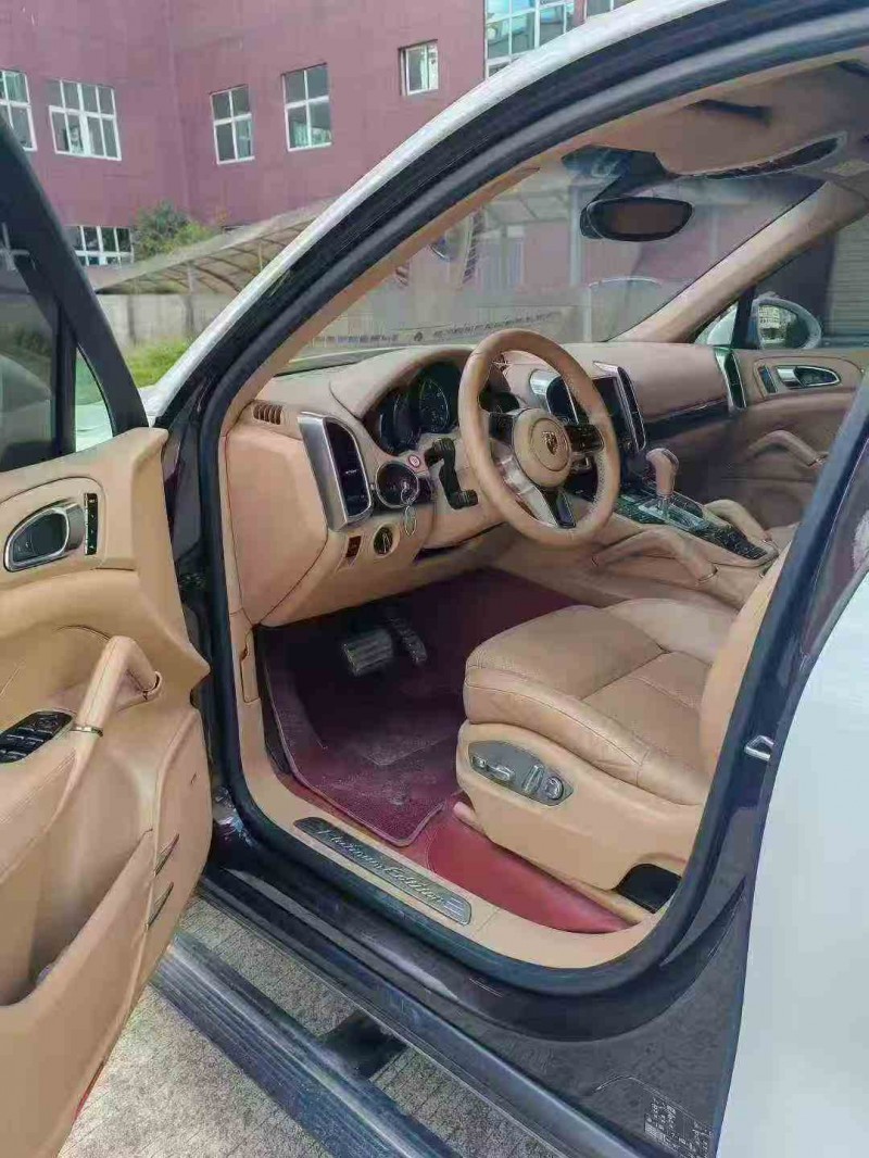 莆田17年保时捷卡宴4