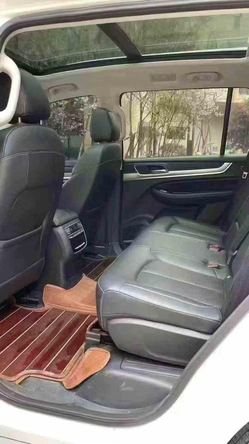 泸州22年荣威RX84