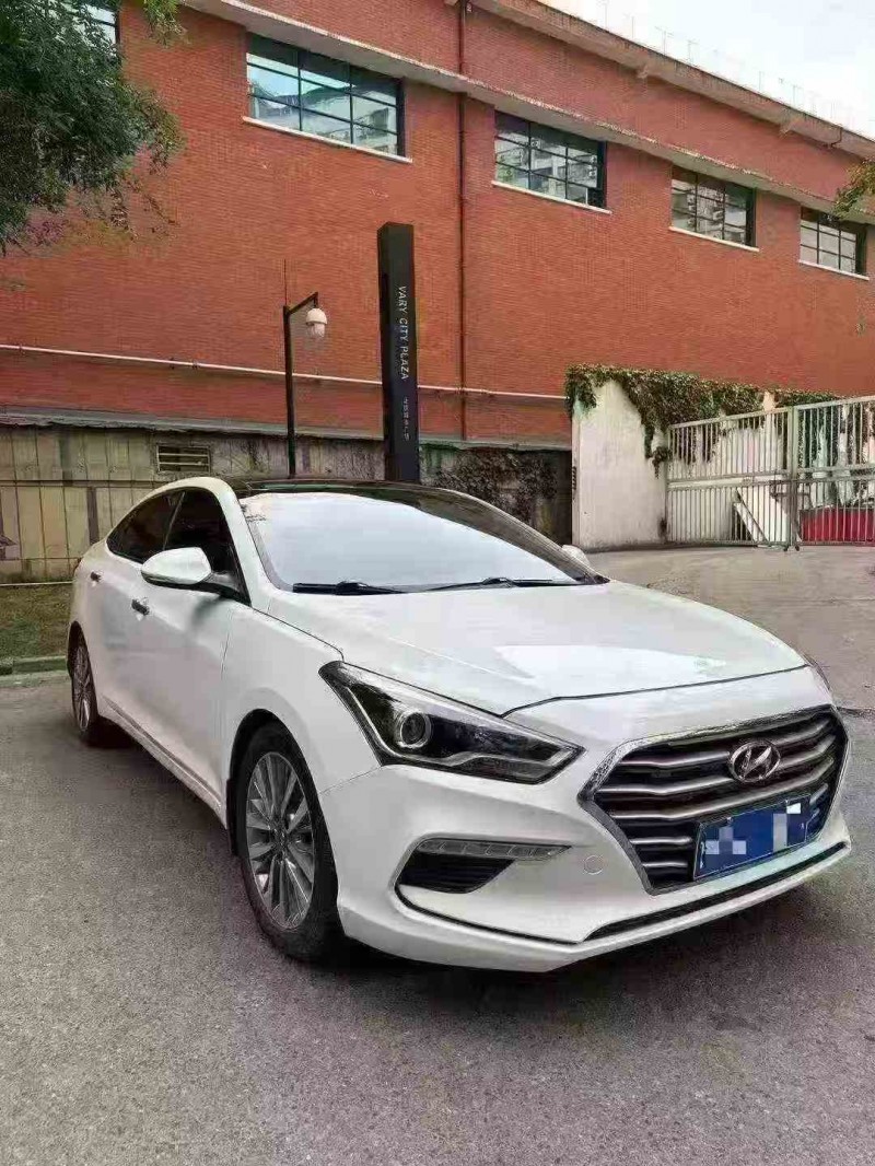 自贡20年现代名图3