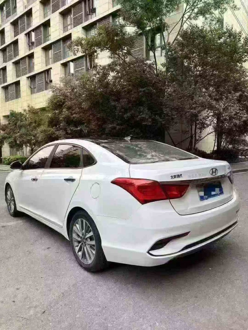 自贡20年现代名图8