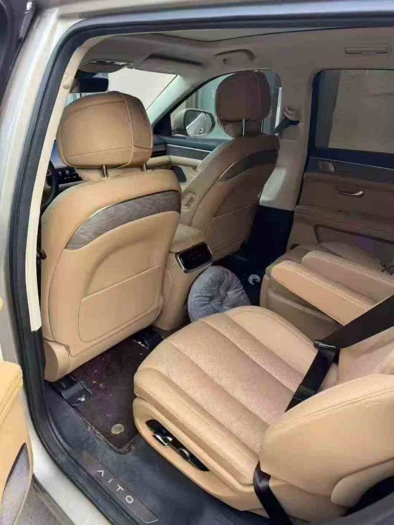 苏州23年华为智选问界5