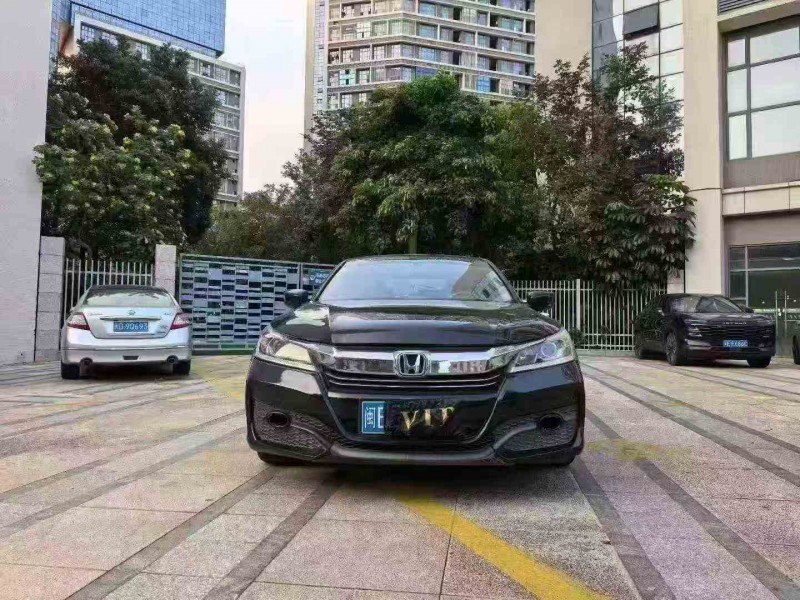 三明17年本田雅阁1