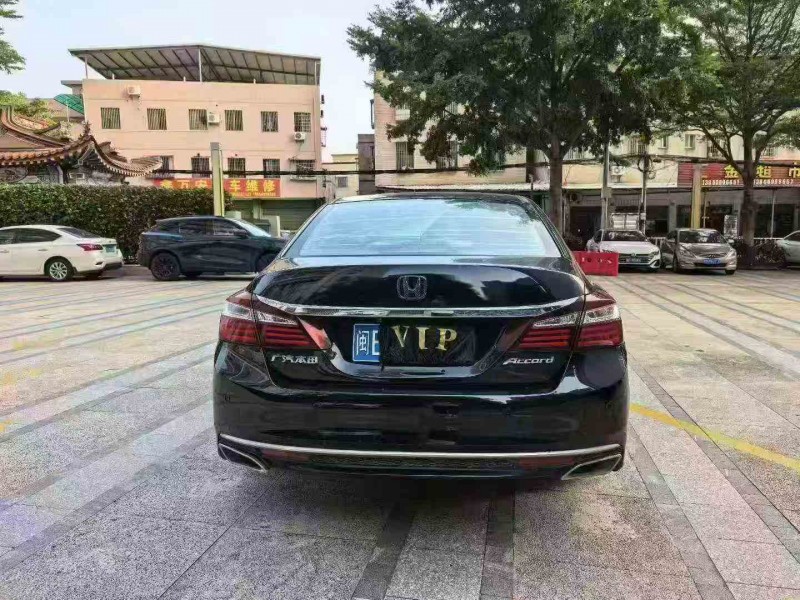 三明17年本田雅阁8