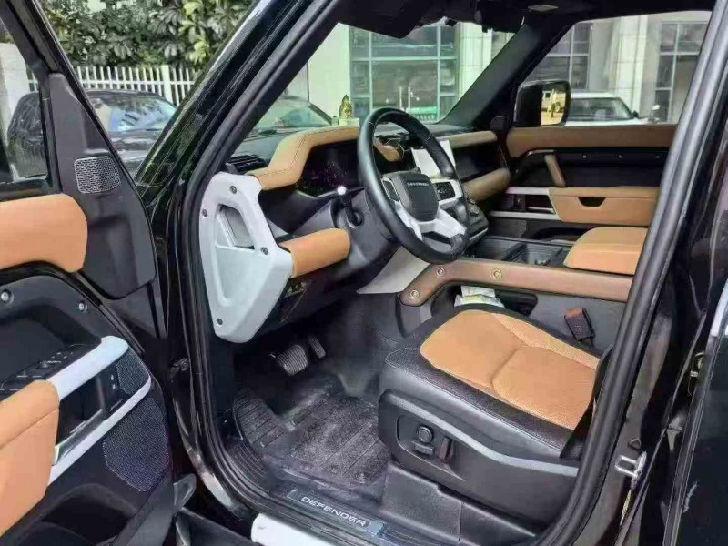 三明23年路虎卫士4