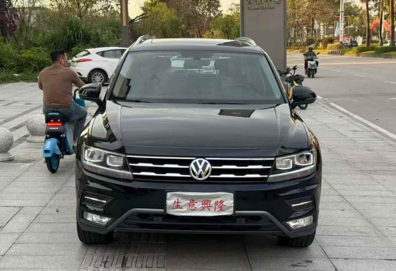 珠海20年大众途观1