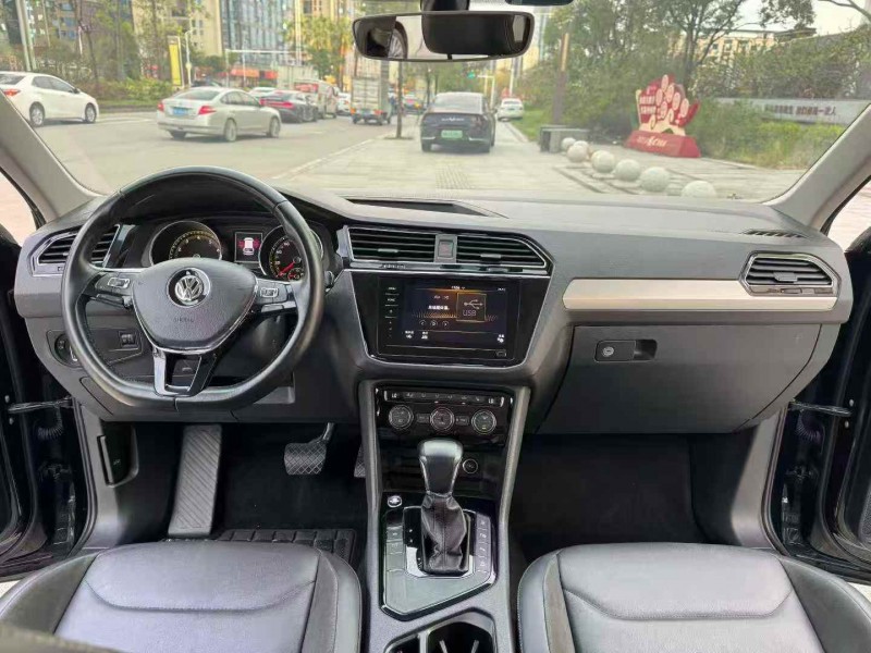 珠海20年大众途观6