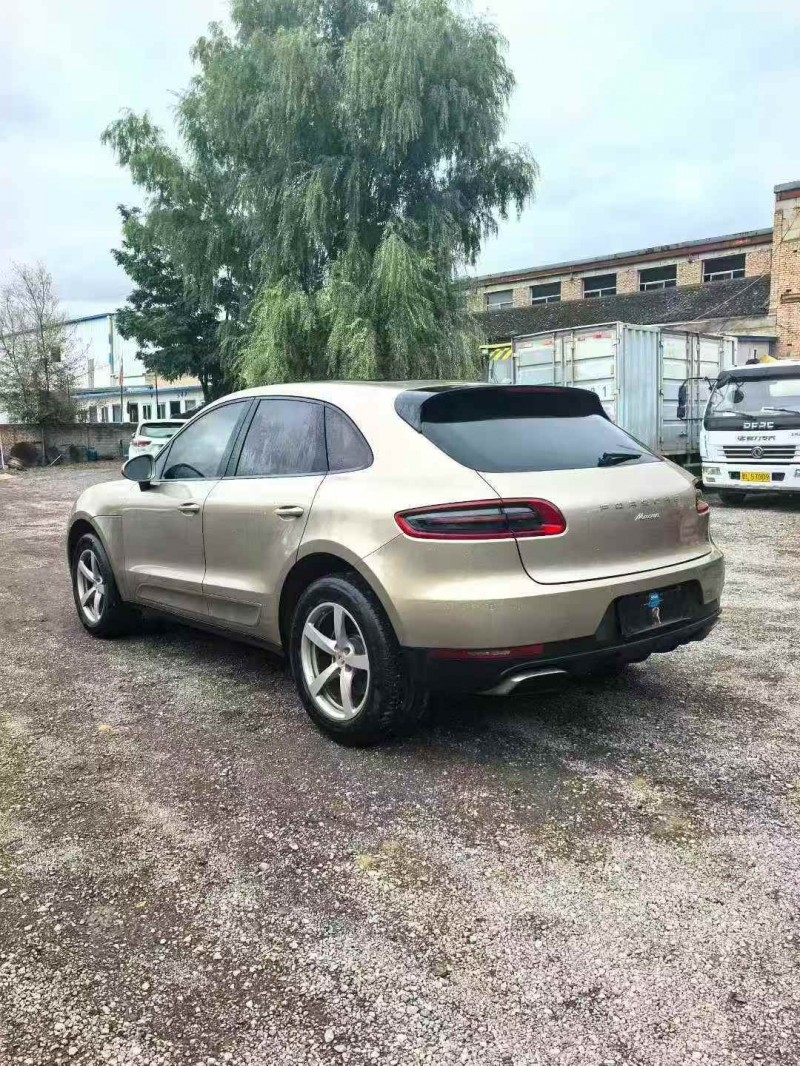 平顶山16年保时捷Macan9