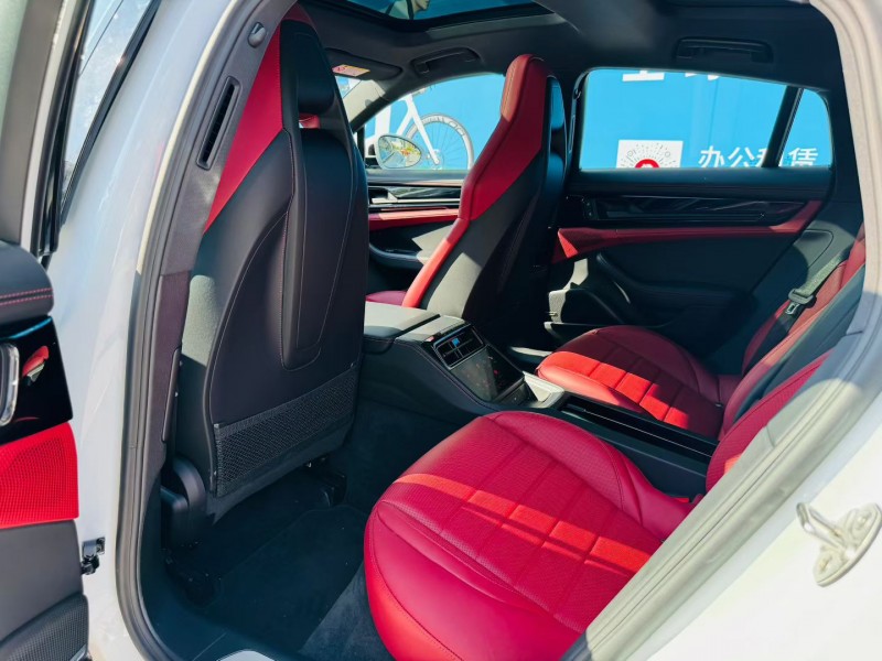 深圳23年保时捷帕拉梅拉5