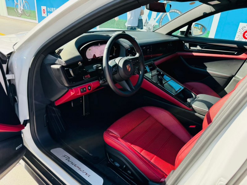 深圳23年保时捷帕拉梅拉6