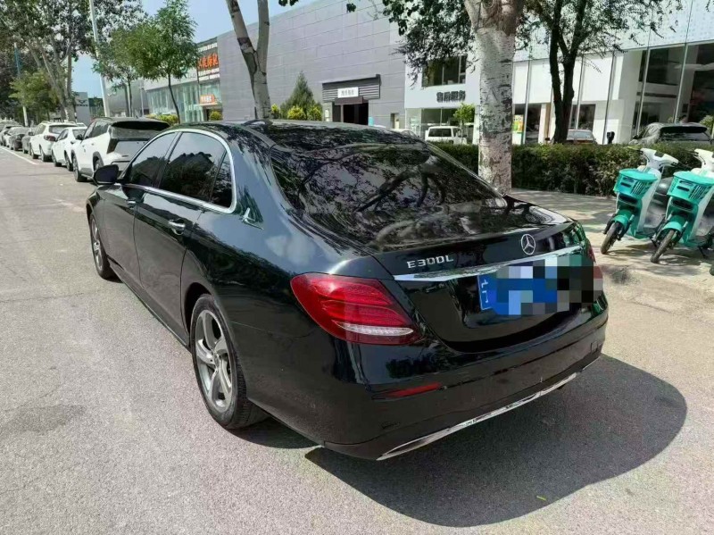 吴忠17年奔驰E7
