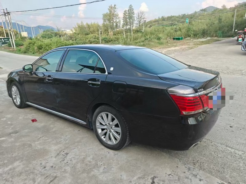 淄博15年丰田皇冠2