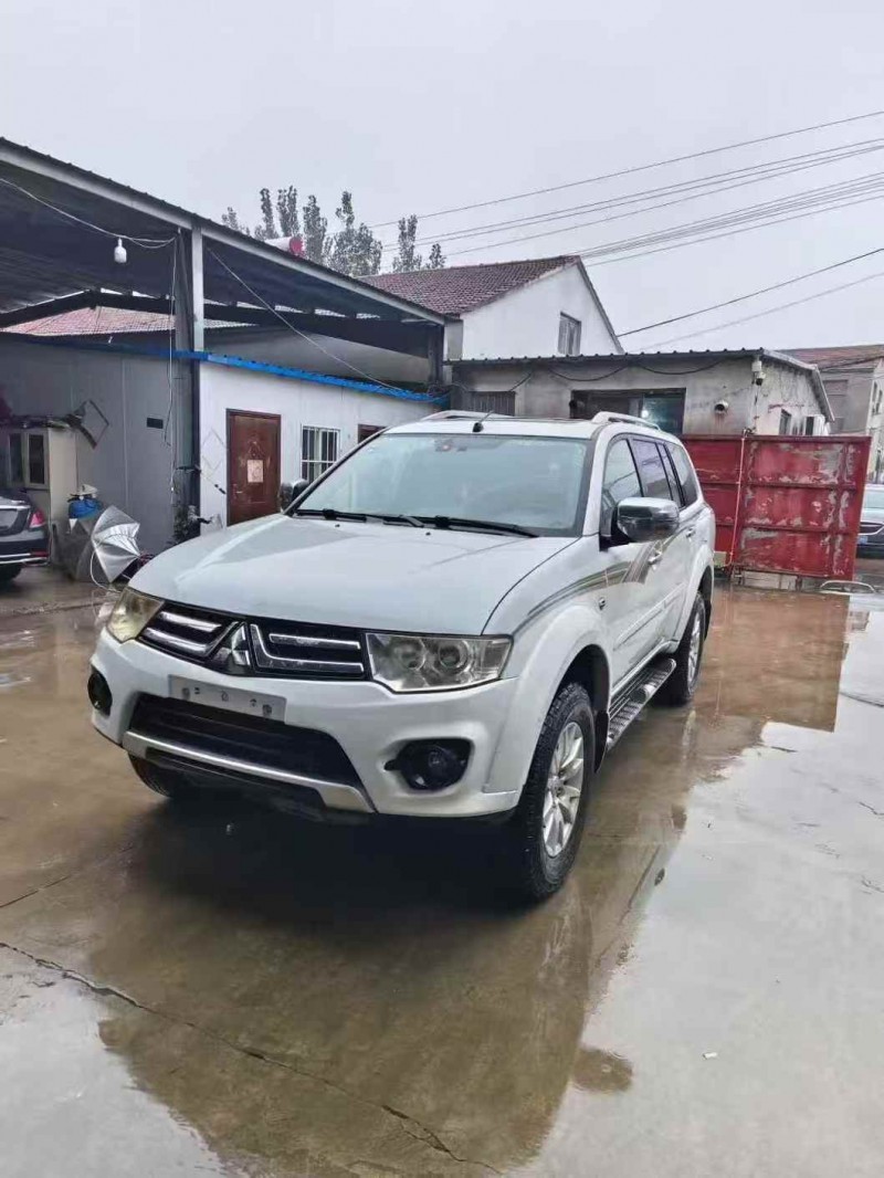 鹤壁16年三菱帕杰罗2