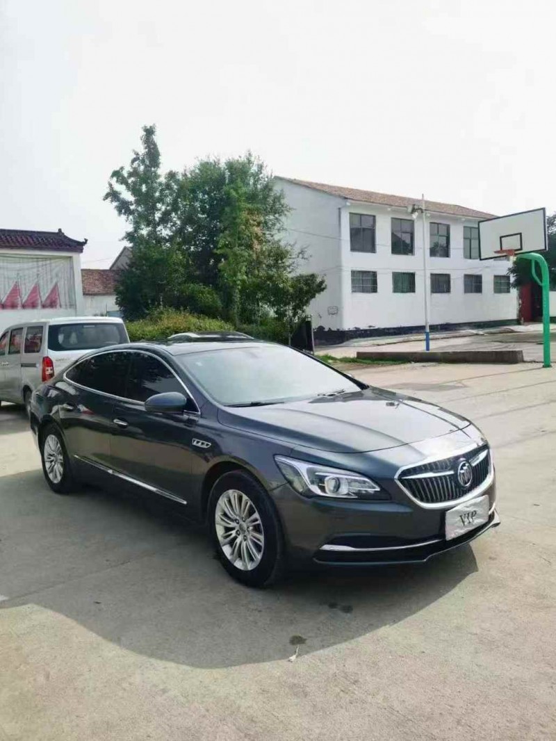 淮安17年别克君越2