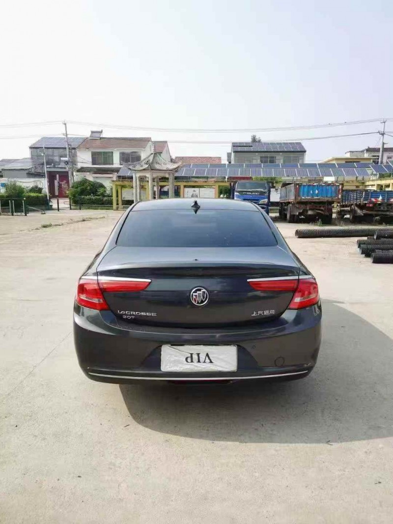 淮安17年别克君越8