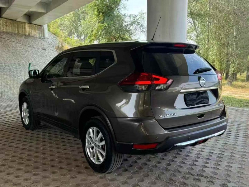 湖州20年日产奇骏8