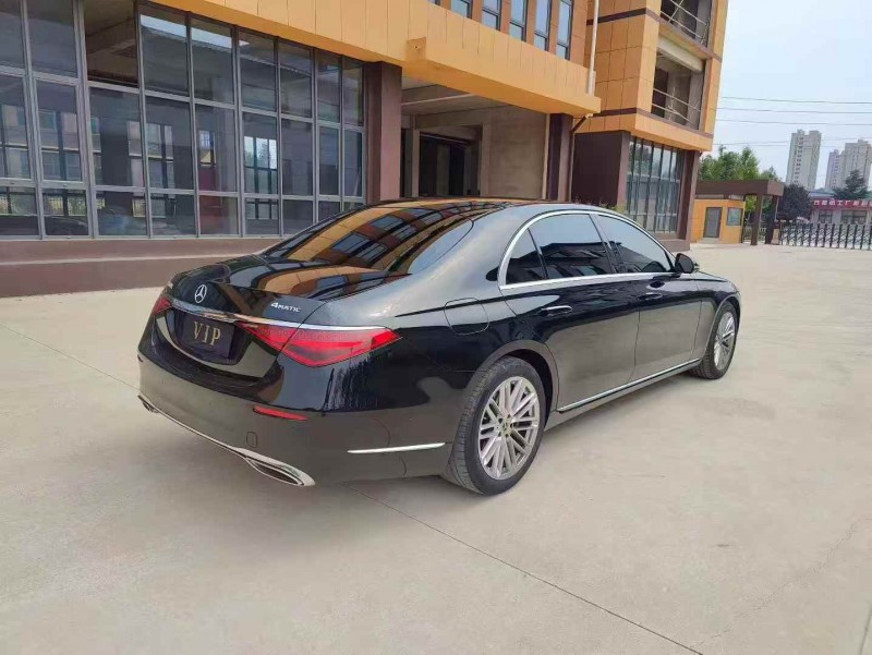 泰安22年奔驰S8