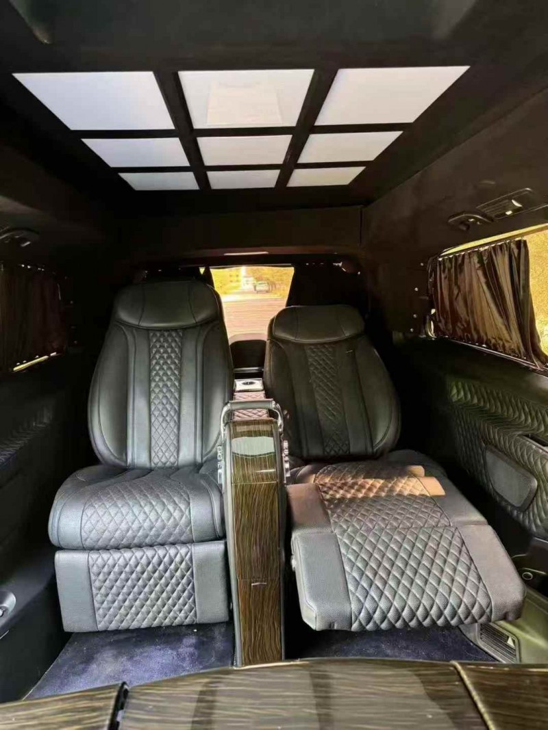 湖州19年奔驰威霆5