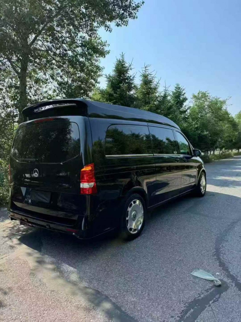 湖州19年奔驰威霆8