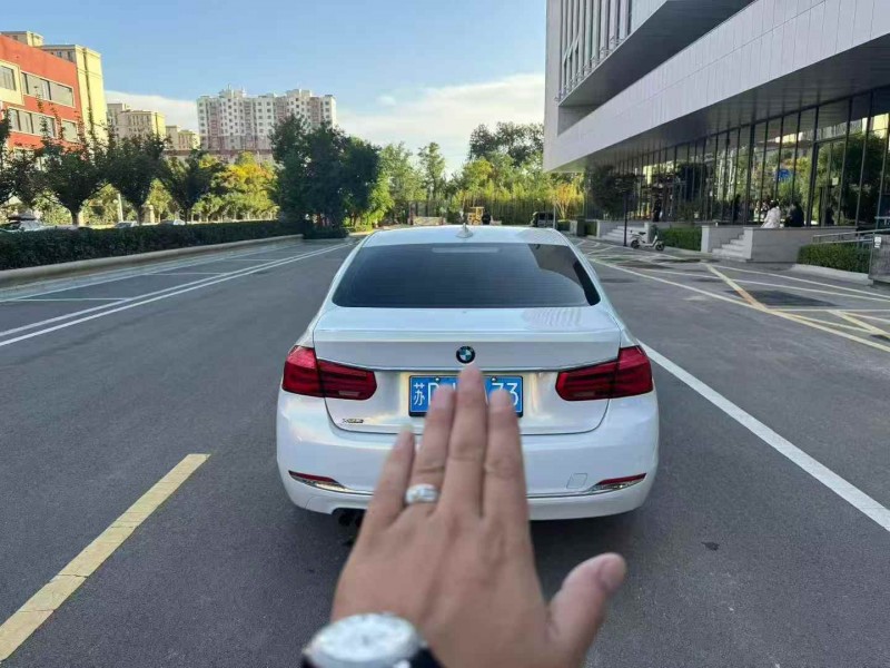 东营16年宝马3系9