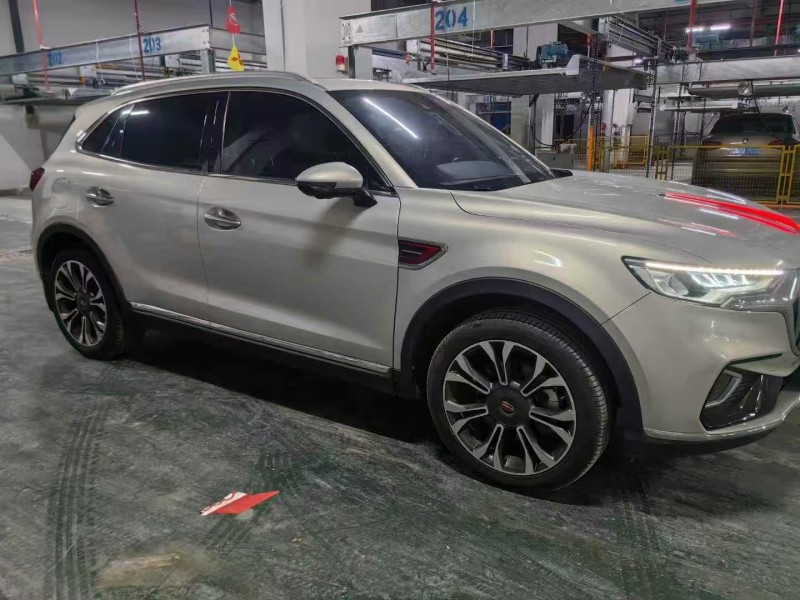 贵阳21年红旗HS52