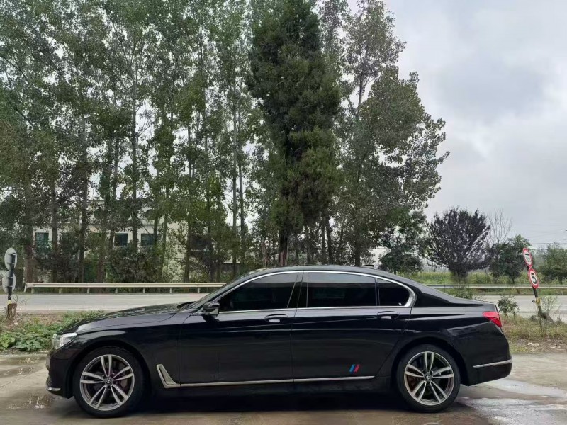 菏泽19年宝马7系3