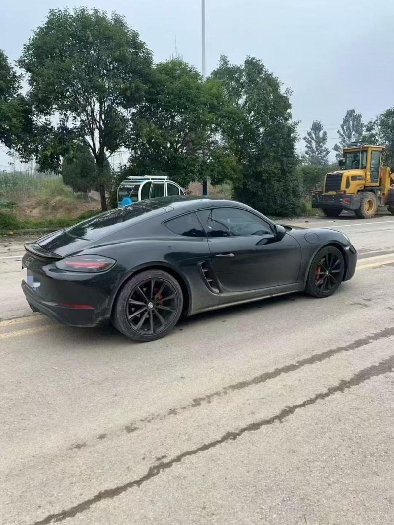 菏泽18年保时捷7182