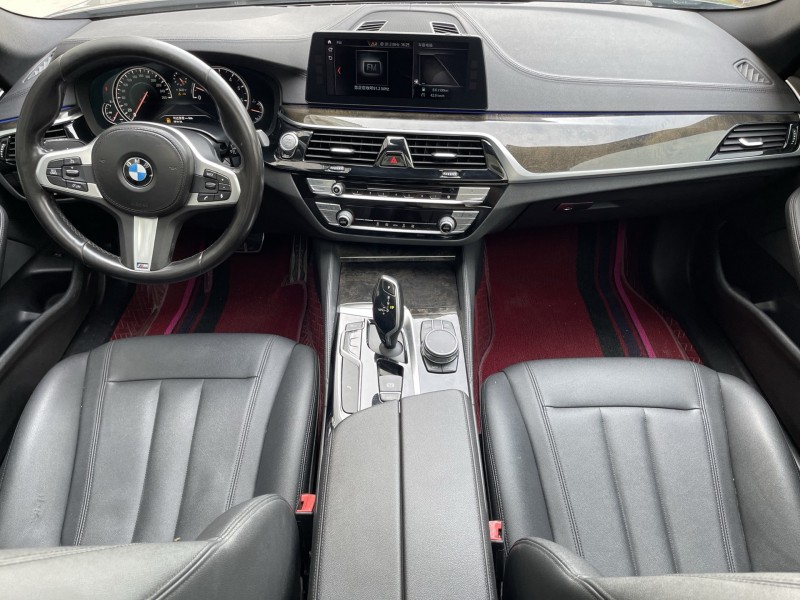 济宁18年宝马5系6