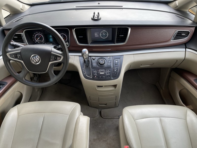 济宁19年别克GL84