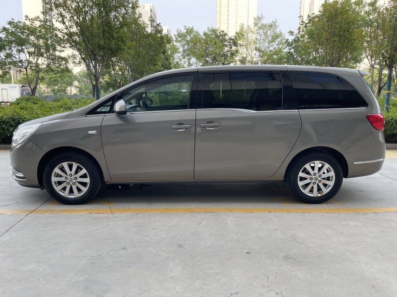 济宁19年别克GL87