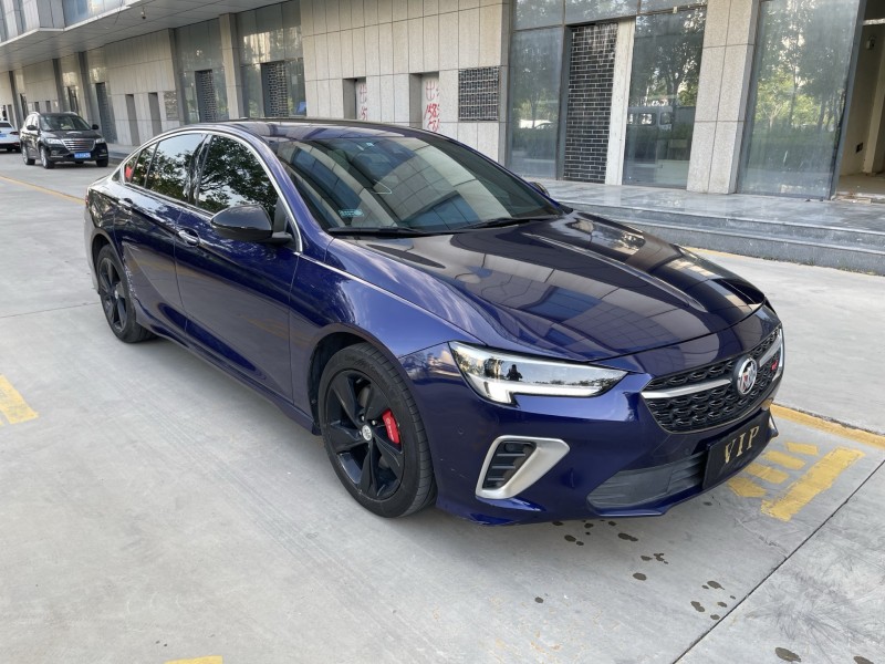 济宁23年别克君威3