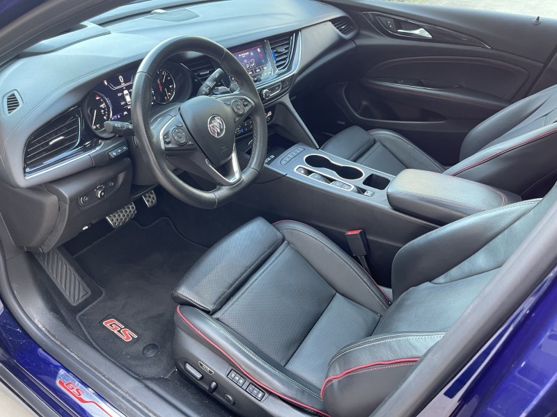 济宁23年别克君威5