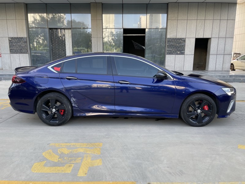 济宁23年别克君威7