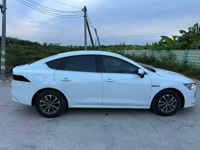 汕头23年比亚迪秦7