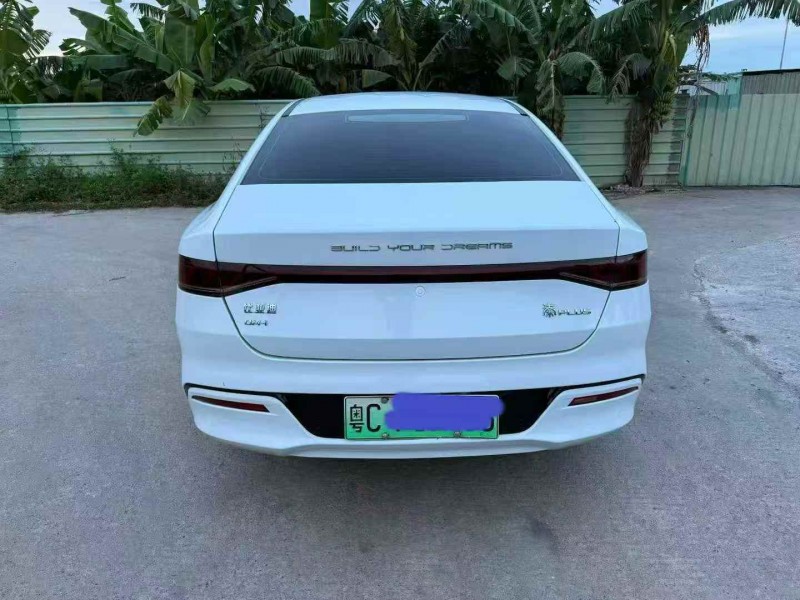 汕头23年比亚迪秦8