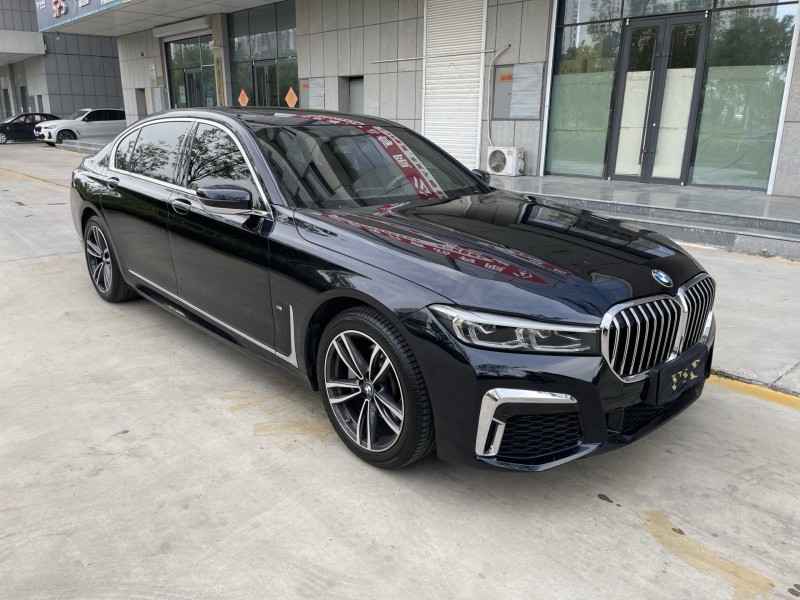 济宁22年宝马7系3