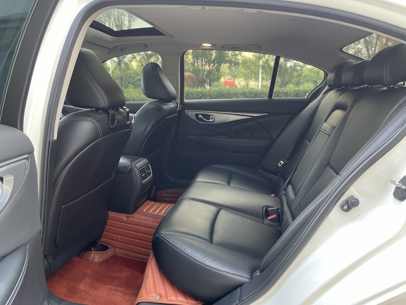 济宁19年英菲尼迪Q50L6