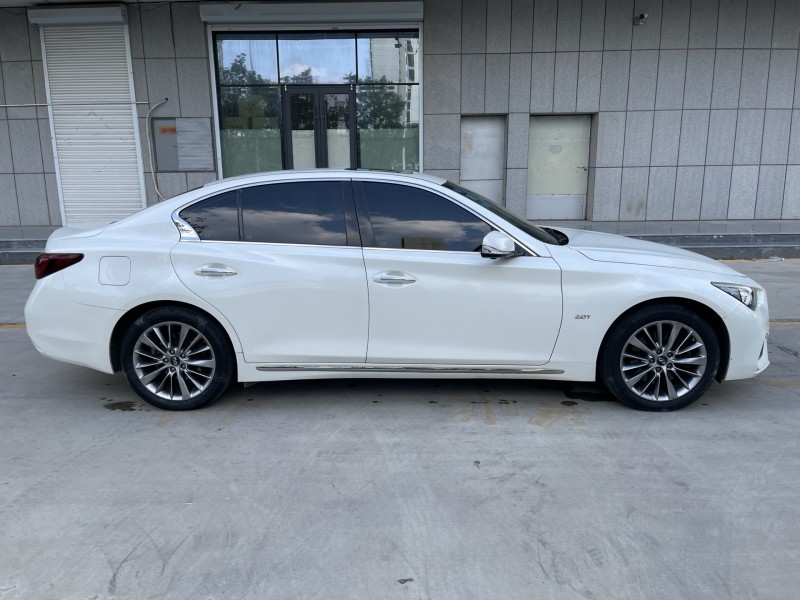 济宁19年英菲尼迪Q50L7