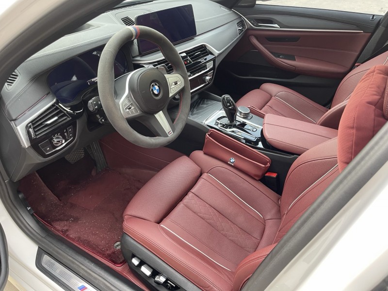 济宁24年宝马5系4