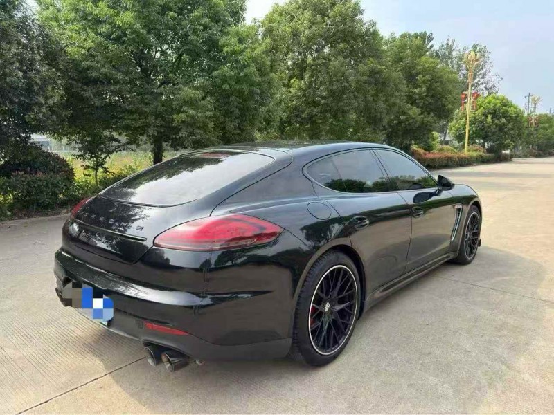 苏州12年保时捷帕拉梅拉8