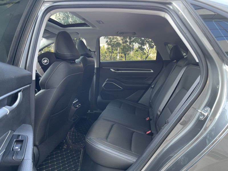 济宁21年吉利帝豪4