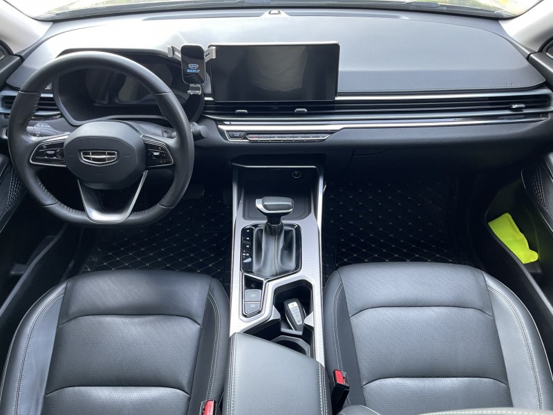 济宁21年吉利帝豪6