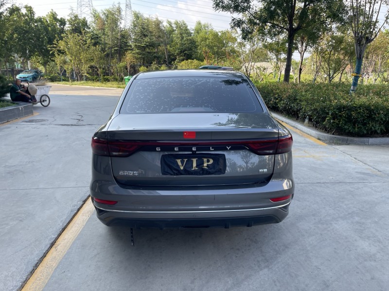 济宁21年吉利帝豪9