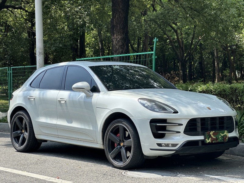 东莞17年保时捷Macan2