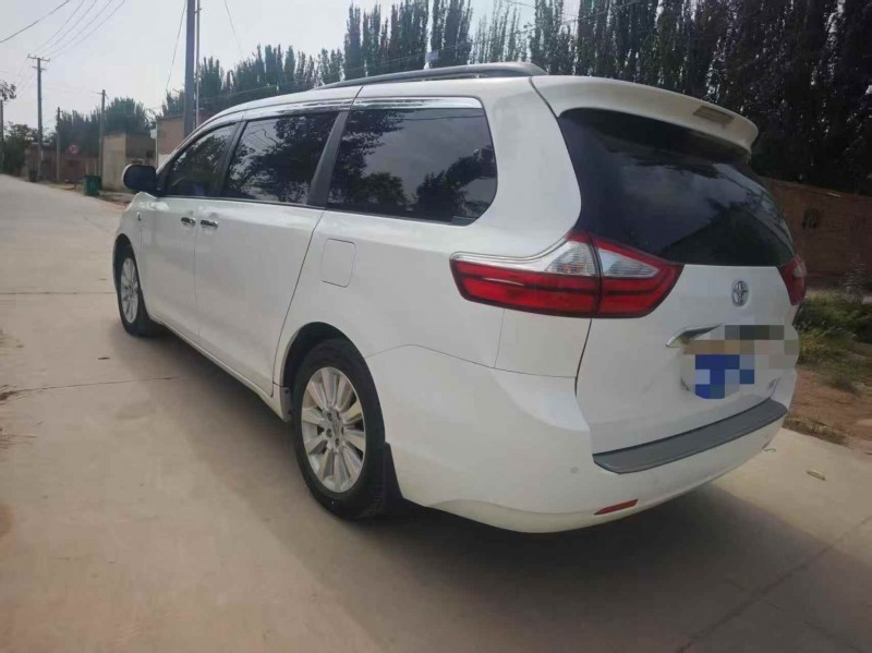 枣庄16年丰田塞纳7