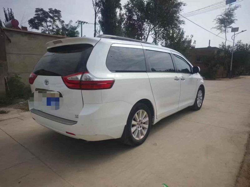 枣庄16年丰田塞纳8