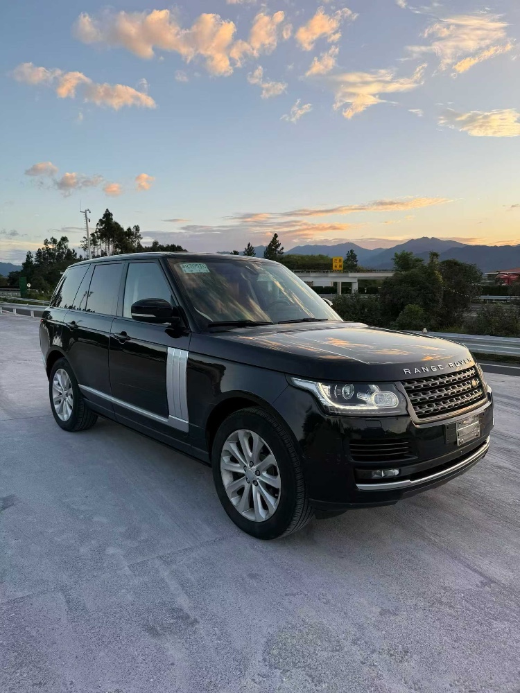 包头17年路虎揽胜行政3