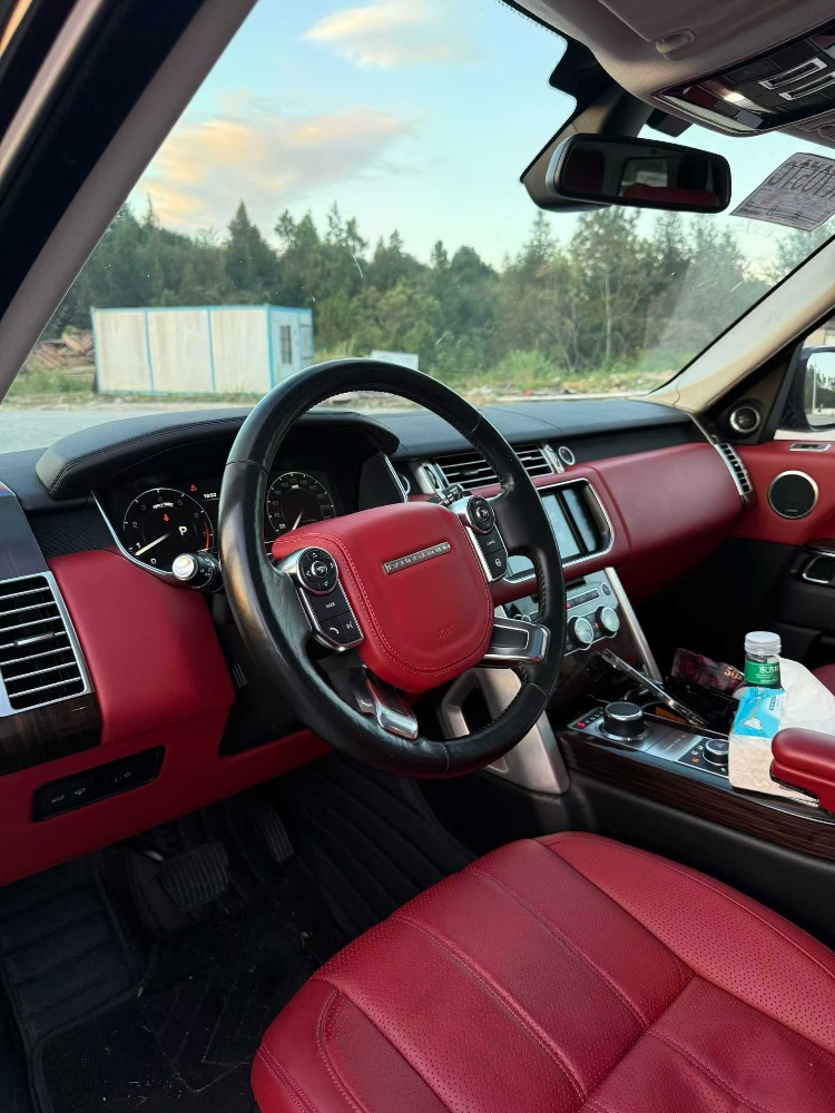 包头17年路虎揽胜行政4