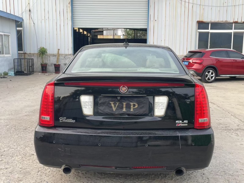 济宁12年凯迪拉克赛威9