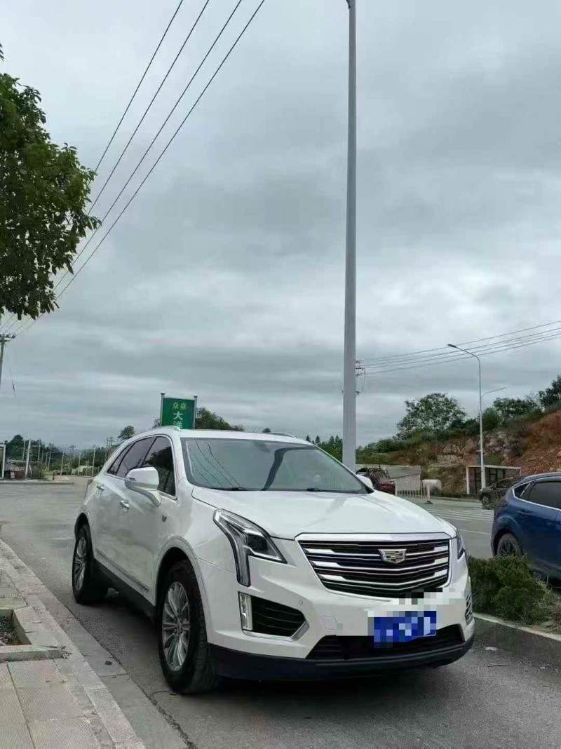 常德16年凯迪拉克XT52